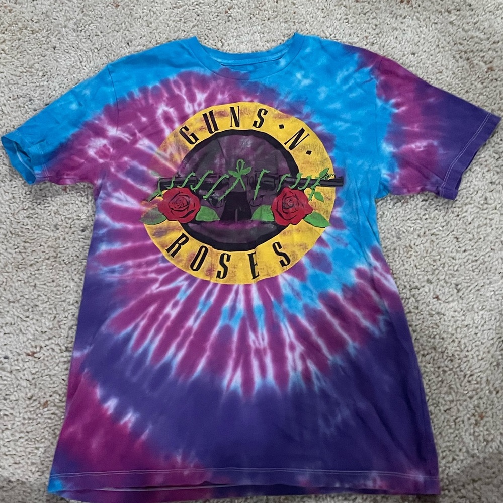 Gun n roses graphic tee, size medium